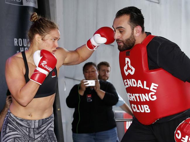 UFC Ronda Rousey Floored By Melbourne Crowd News Com Au Australias Leading News Site