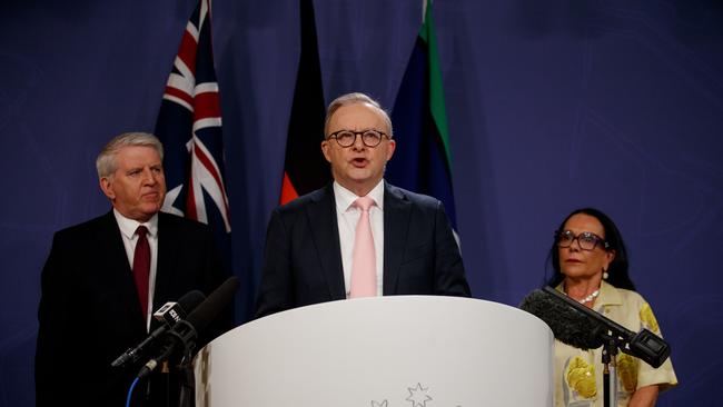 Anthony Albanese has given a dignified exit to long-serving Labor MPs Linda Burney and Brendan O’Connor. Picture: NewsWire / Nikki Short