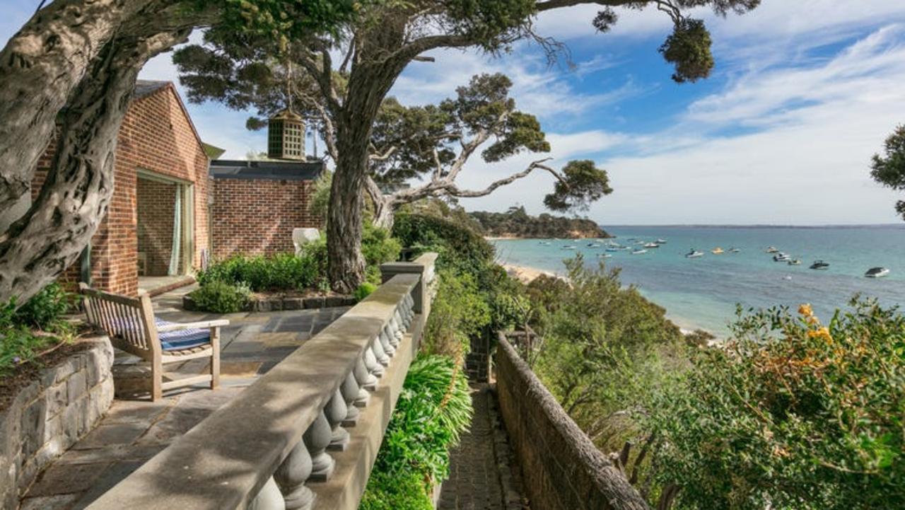 A rare clifftop residence in Portsea at 3808 Point Nepean Rd.