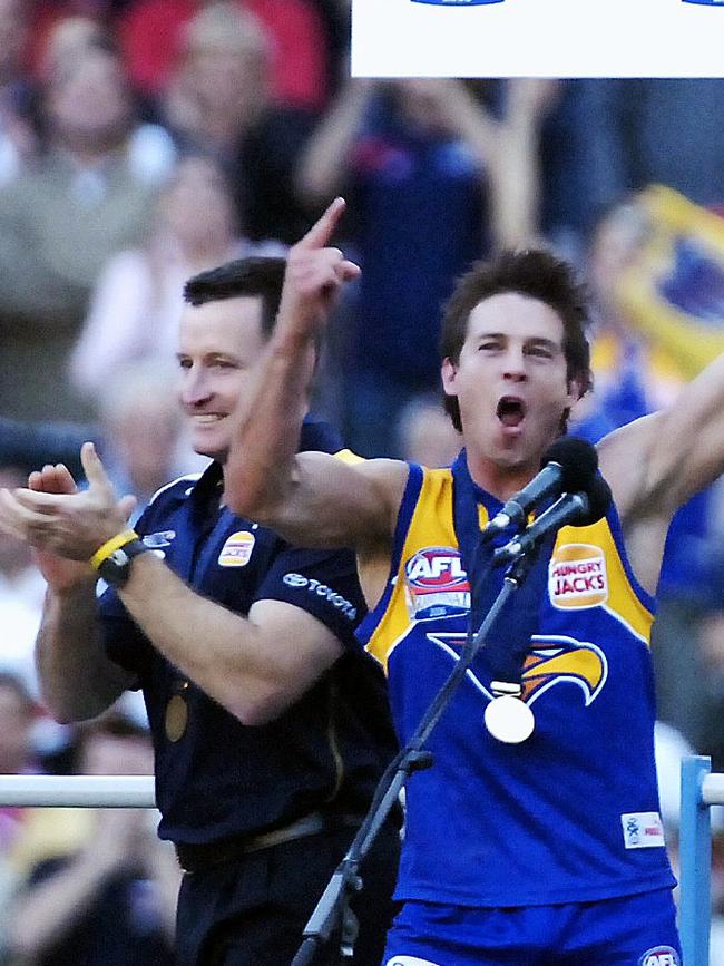 Ben Cousins and John Worsfold celebrate West Coast’s 2006 Grand Final victory.