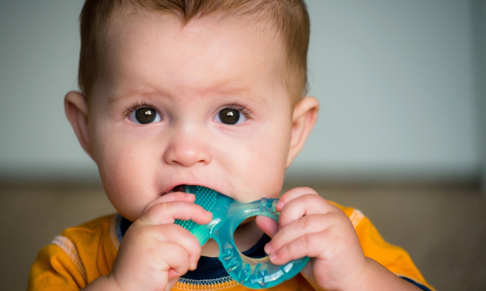 can-teething-really-cause-a-fever-teethwalls