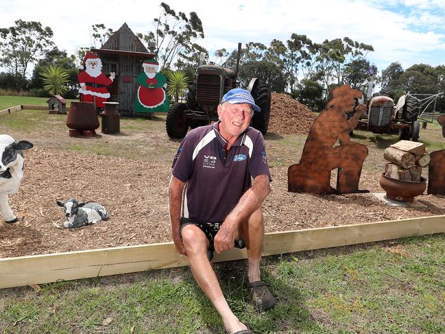 Red Rock Hay Bale Trail, Darrel Cook with his old ware and Christmas display, Cororooke, #0418189937,     Picture Yuri Kouzmin