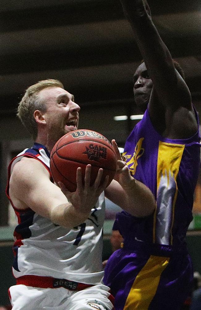 Brendan Teys drives to the basket in Adelaide’s win over Sydney Kings.