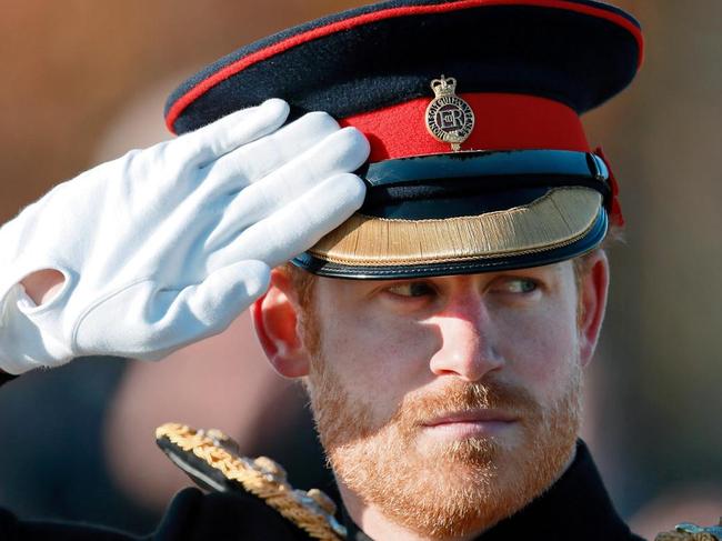 Harry to wear uniform, by order of the King