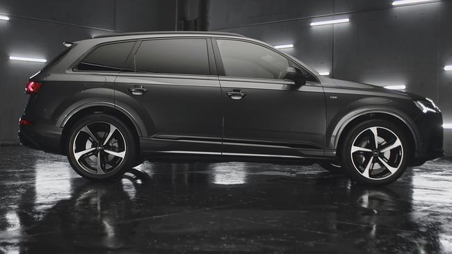 The new Audi Q7 inspires confidence no matter where the road takes you