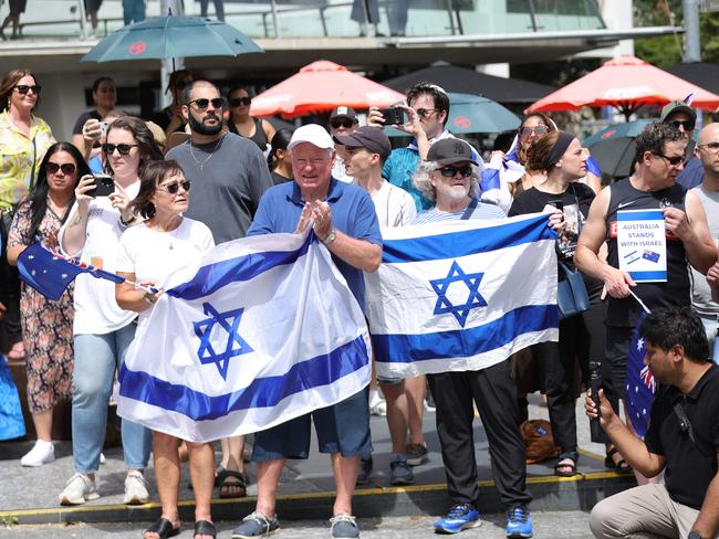 Pro Israeli supporters at a gathering in King George Square on Sunday. Picture Lachie Millard