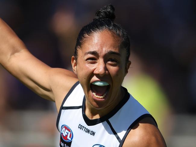 PERTH, AUSTRALIA - FEBRUARY 12: Darcy Vescio of the Blues celebrates a goal during the round six AFLW match between the Fremantle Dockers and the Carlton Blues at Fremantle Oval on February 12, 2022 in Perth, Australia. (Photo by Paul Kane/Getty Images)