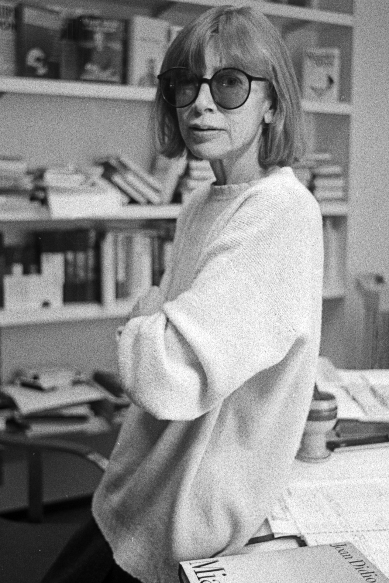 <p><em>The late Joan Didion was an ultimate style icon. Pictured here in 1987. Image credit: Getty Images</em></p><p>Smith, who published her first book, <em>White Teeth,</em> when she was 24<em>,</em> has been front row at Prada, her style signatures include a turban and Miu Miu shoes. She says in the profile in British <em>Vogue </em>that Rachel Comey is her favourite designer and she loves/hates buying clothes.</p><p>“I waste a lot of money on fashion. I have a very clear idea of my body and what looks good to me,” she tells profiler  Zing Tsjen. “I don’t want to look at how much it costs. I have an entirely guilt-laden relationship with it.”</p><p>Still, like in most things Zadie Smith might be the North Star, but the fashion and the literary world have long been bedfellows. Even if sometimes uneasy ones. There are the literary figures who have become <a href="https://www.vogue.com.au/culture/features/joan-didion-accidental-fashion-icon/news-story/d0a93f0b6d514ebe911436a3377e3b9e" target="_blank" rel="noopener">style icons</a>—Donna Tart and her natty suits, <a href="https://www.vogue.com.au/culture/features/joan-didion-accidental-fashion-icon/news-story/d0a93f0b6d514ebe911436a3377e3b9e" target="_blank" rel="noopener">Joan Didion’s</a> now iconic packing list and Celine campaign, <a href="https://www.vogue.com.au/fashion/news/so-what-is-a-womens-watch-in-2021-anyway/news-story/806840dd346ac5e4c8515796103513e3" target="_blank" rel="noopener">Fran Lebowitz’s</a> ‘uniform’ of tailored suits from Savile Row and cuffed Levi’s jeans. </p>