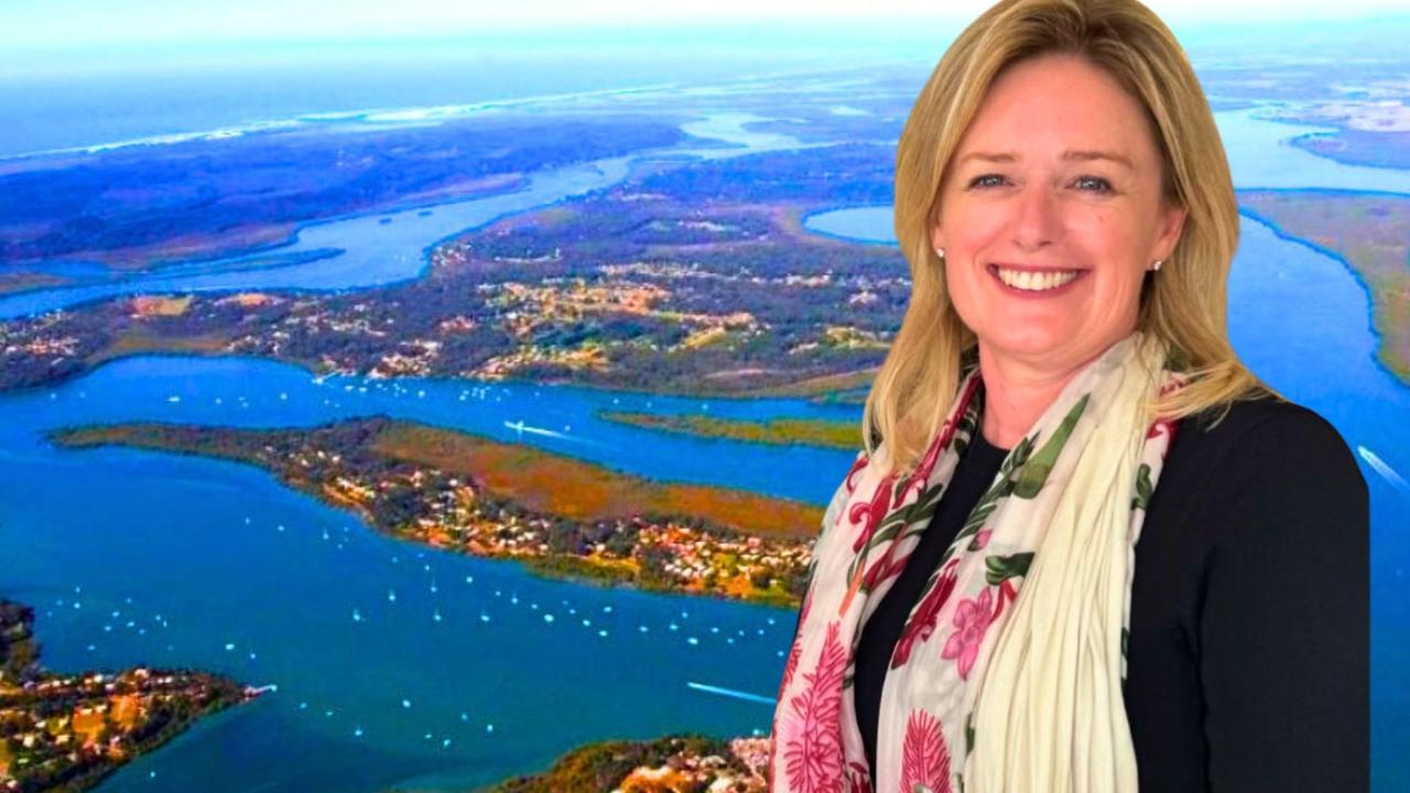 Qld mayor under investigation over island trip Facebook video