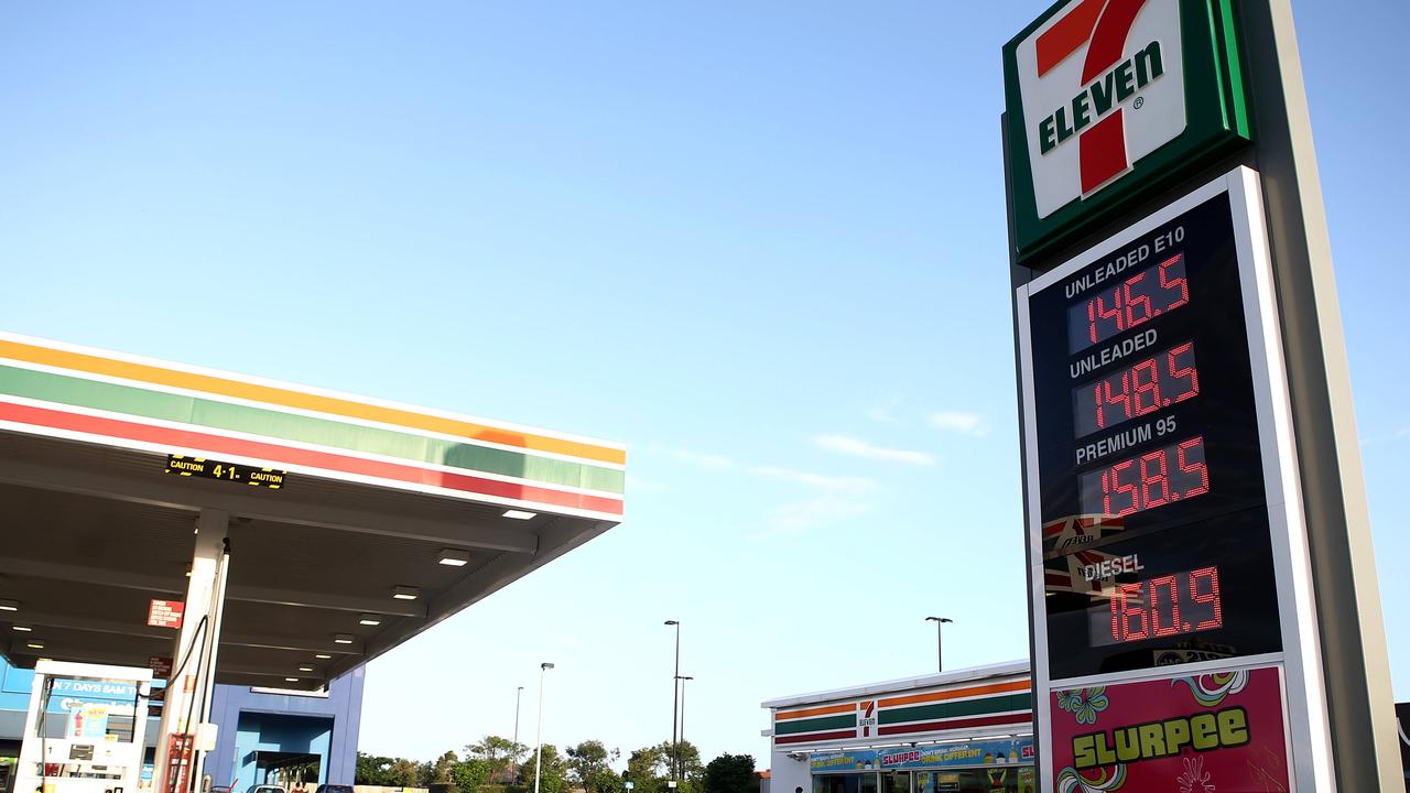 Gold Coast petrol prices soar, RACQ slams ‘greedy’ servos Gold Coast Bulletin