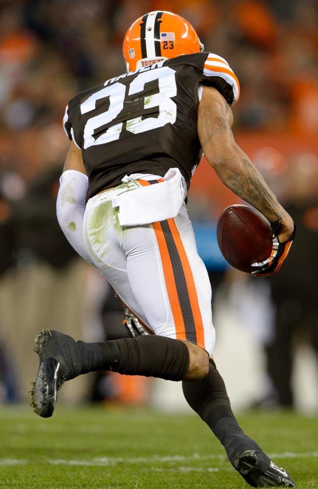 Cornerback Joe Haden returns the crucial fumble recovery during the second half against the Oakland Raiders.