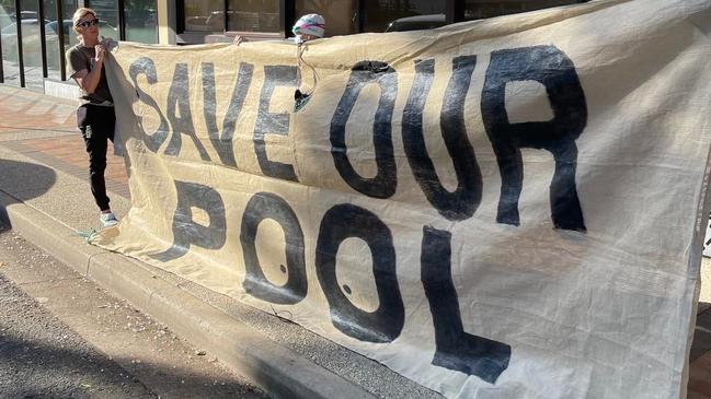 Protesters took to the Bundaberg Council officers to save the ANZAC Pool.