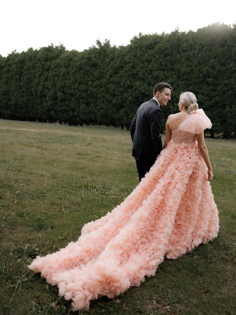 Pink wedding dress with neckline in front Maverick - Balzac Paris