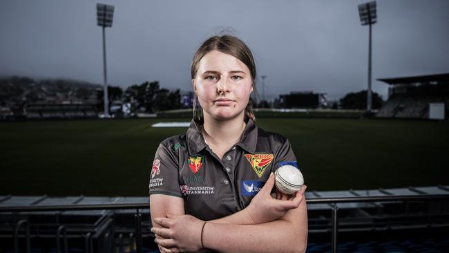 15-year-old Amy Smith has been handed a Tigers contract for the upcoming season. Last year she became the state's youngest ever debutant. Picture: RICHARD JUPE