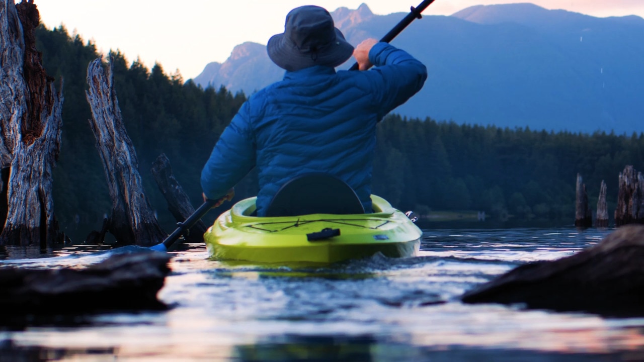 11 best things to pack for a kayaking adventure
