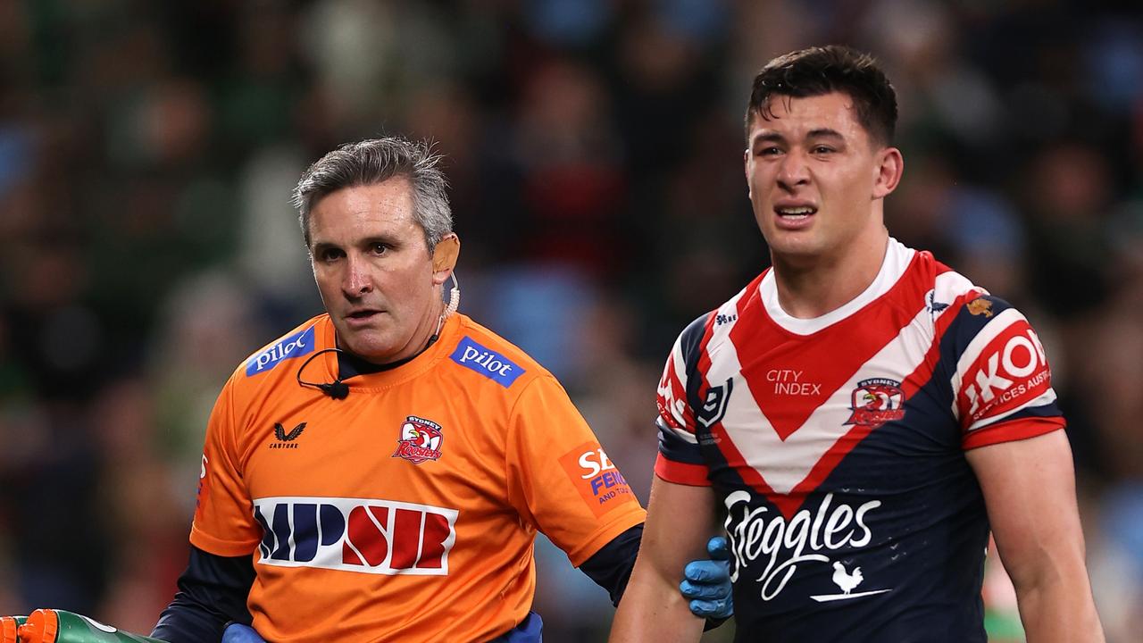 SYDNEY, AUSTRALIA – SEPTEMBER 02: Joseph Manu of the Roosters reacts after a calf injury during the round 25 NRL match between the Sydney Roosters and the South Sydney Rabbitohs at Allianz Stadium on September 02, 2022, in Sydney, Australia. (Photo by Mark Kolbe/Getty Images)