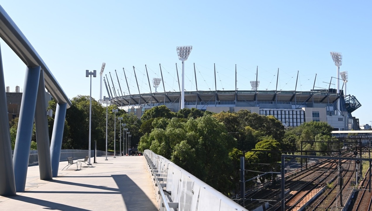 Positive COVID case attends AFL match at the MCG