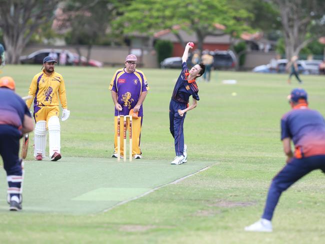 Palm Beach Currumbin (batting) vs. Runaway Bay in the Community Div 3 competition. Noah McQueen. 25 November 2023 Palm Beach Picture by Richard Gosling