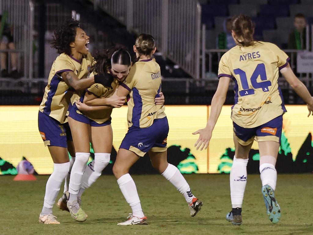 Sophie Hoban and the Newcastle Jets celebrate during the A-League Women Elimination Final. Picture: Getty Images