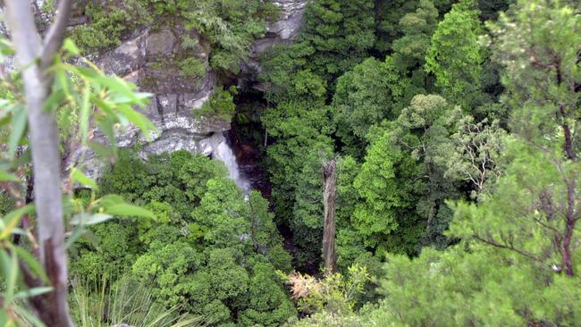 Empress Falls is close to Wentworth Falls in the Blue Mountains.