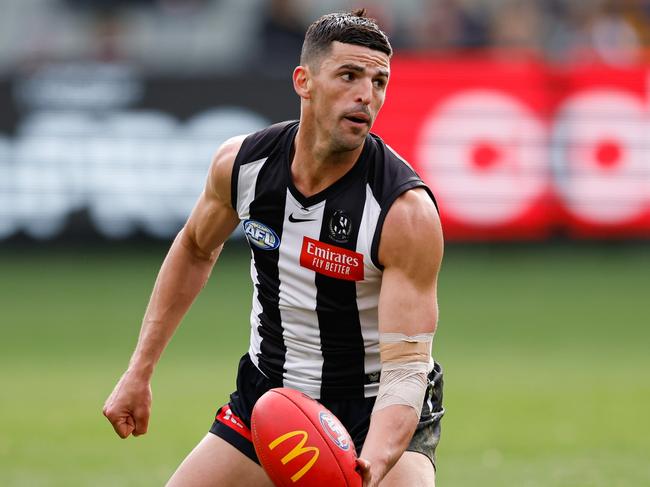 MELBOURNE, AUSTRALIA - JULY 28: Scott Pendlebury of the Magpies in action during the 2024 AFL Round 20 match between the Collingwood Magpies and the Richmond Tigers at the Melbourne Cricket Ground on July 28, 2024 in Melbourne, Australia. (Photo by Dylan Burns/AFL Photos via Getty Images)