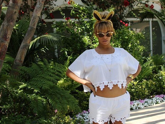 Beyonce’s easter outfit - or is this her alter ego, Sasha Fierce? 