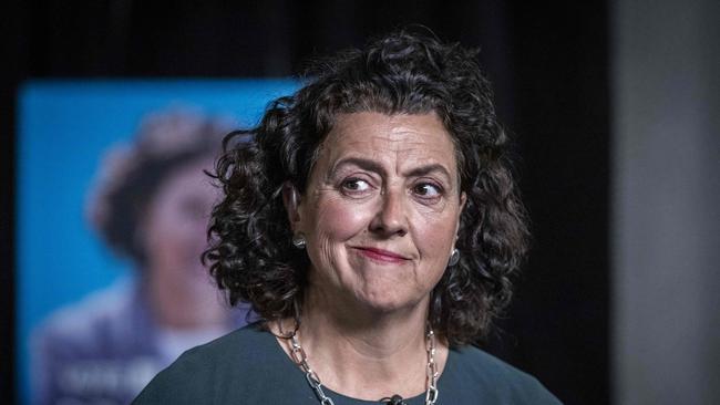 FEDERAL ELECTION 2025. Dr Monique Ryan prepares for a live cross at the Auburn Hotel. Picture: Jake Nowakowski