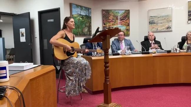 Penny Hartgerink performing ‘Blowing in the Wind’ at Kiama Council Meeting