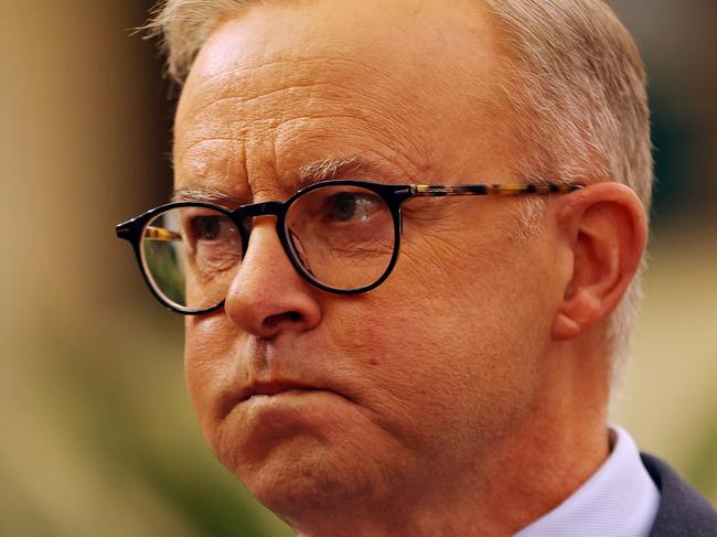 FEDERAL ELECTION 2022. LABOR BUS TOUR.Anthony Albanese visits Flinders Medical Centre in Adelaide today with SA Premier Peter Malinauskas.  Picture: Sam Ruttyn