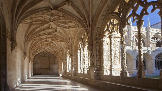 Passage in Jeronimos Monastery.