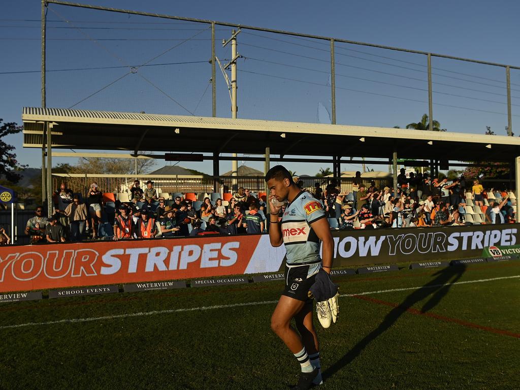 Ronaldo Mulitalo farewells the crowd.