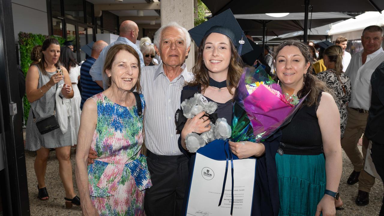 03-02-2025 Deakin University graduation Jenny, Eddie, Faye and Nat Zaher