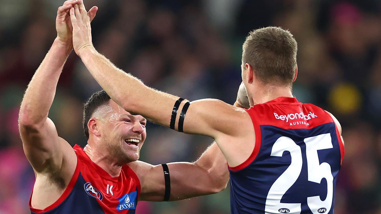 Demons escape almighty scare with heart-stopping win over valiant Kangaroos: 3-2-1