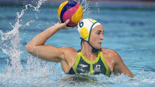 TOKYO, JAPAN - AUGUST 01: Bronwen Knox of Team Australia in action during the Women's Preliminary Round Group A match between Australia and South Africa at Tatsumi Water Polo Centre on August 01, 2021 in Tokyo, Japan. (Photo by Al Bello/Getty Images)