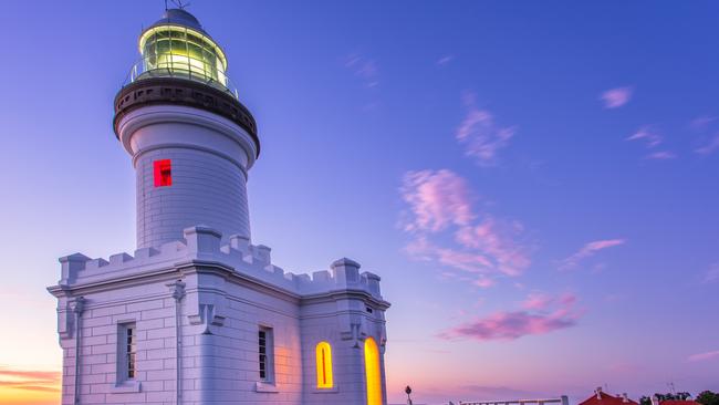 Scenic Day Tours conducts tours to Byron Bay lighthouse.