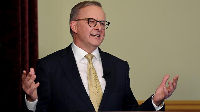 A large proportion of voters have yet to make up their mind about Anthony Albanese. Picture: AAP