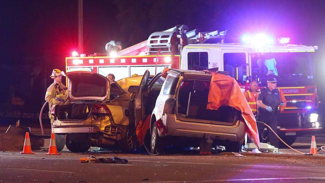 Norlane car crash: Two men dead | Herald Sun