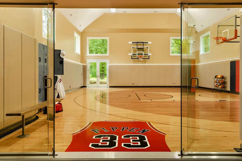 An sports fanatic’s dream to have your own personalised gym. Picture: Airbnb