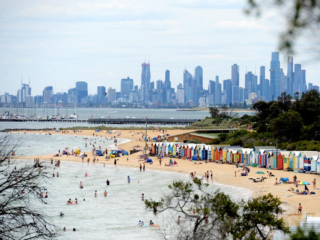 Bureau of Meteorology Heavy rain and heatwave forecast for Qld, cool