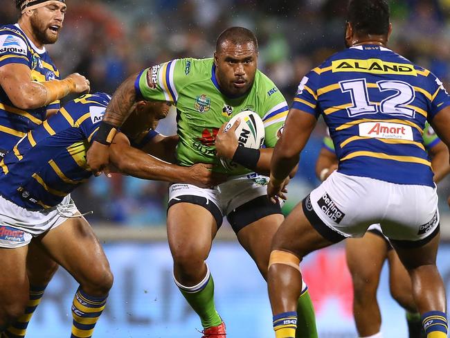 CANBERRA, AUSTRALIA - APRIL 14: Junior Paulo of the Raiders runs the ball during the round six NRL match between the Canberra Raiders and the Parramatta Eels at GIO Stadium on April 14, 2018 in Canberra, Australia.  (Photo by Mark Nolan/Getty Images)