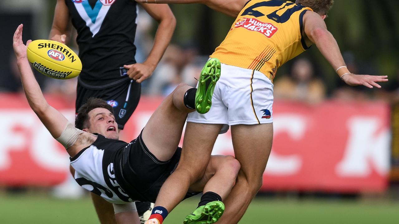 Zak Butters competes for the ball. Picture: Getty Images