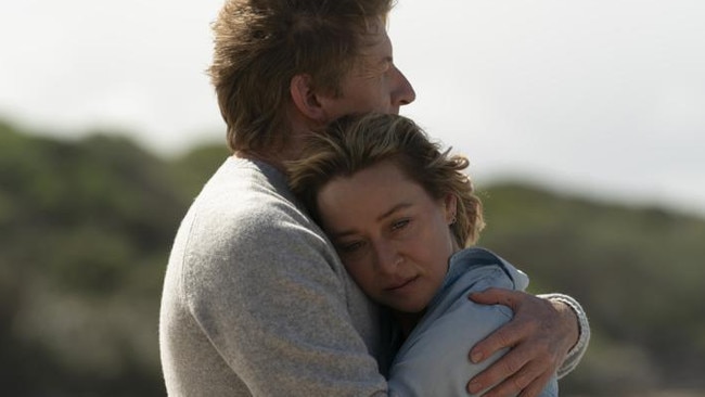 Asher Keddie and David Wenham in a scene from the Paramount+ drama Fake.
