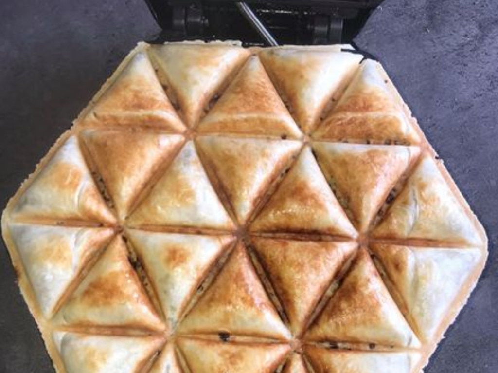 The gadget can make up to 24 samosas and feature a non-stick surface. Picture: Facebook