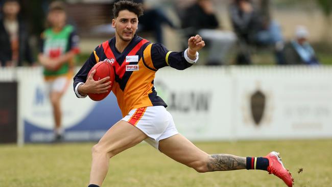 EDFL: Francesco Campisi with the ball for East Keilor. Picture: Stuart Milligan