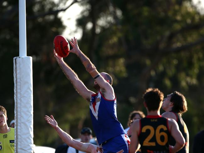 No 16 Fraser Fort for Sth Barwon. GFL ANZAC Day match: South Barwon v St Joseph's. Last Quarter.