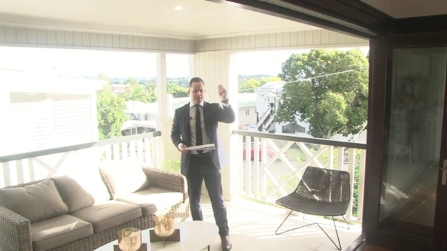 Replay: Brisbane house auction – 33 Halland Tce, Camp Hill