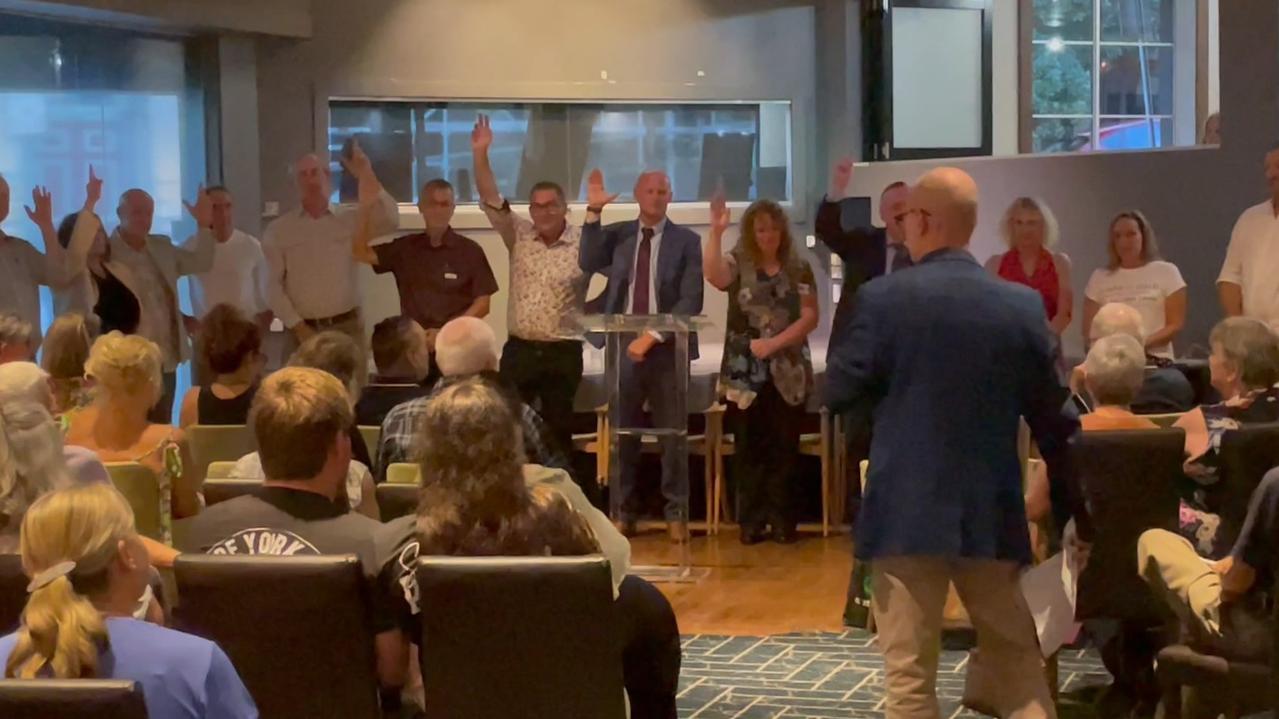 After laying down the law of decorum for the evening, Mr Muller launched into a rapid-fire series of “yes or no” questions at the group of Gympie election candidates at the Wednesday, February 28 forum.