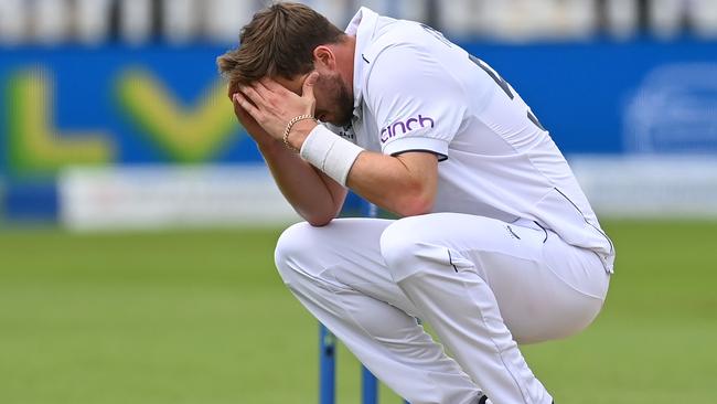 Ollie Robinson reacts after Jonny Bairstow dropped Usman Khawaja. Picture: Getty Images