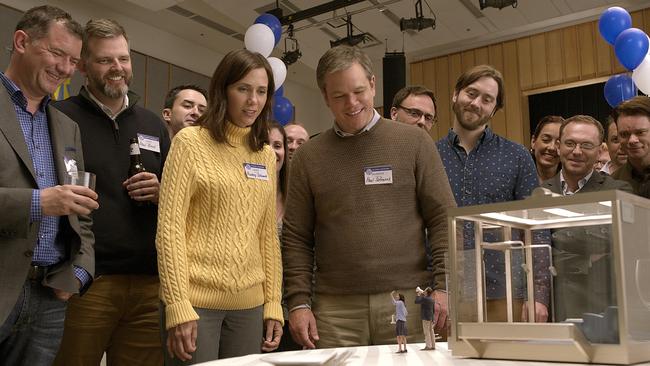 Kristen Wiig and Matt Damon consider reducing their cares in Downsizing.