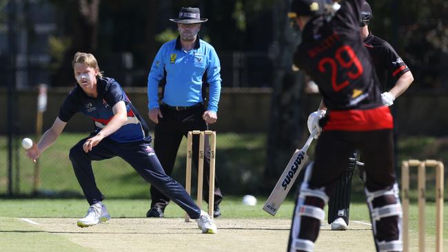 Max Birthisel bowling for Footscray. Picture: Stuart Milligan